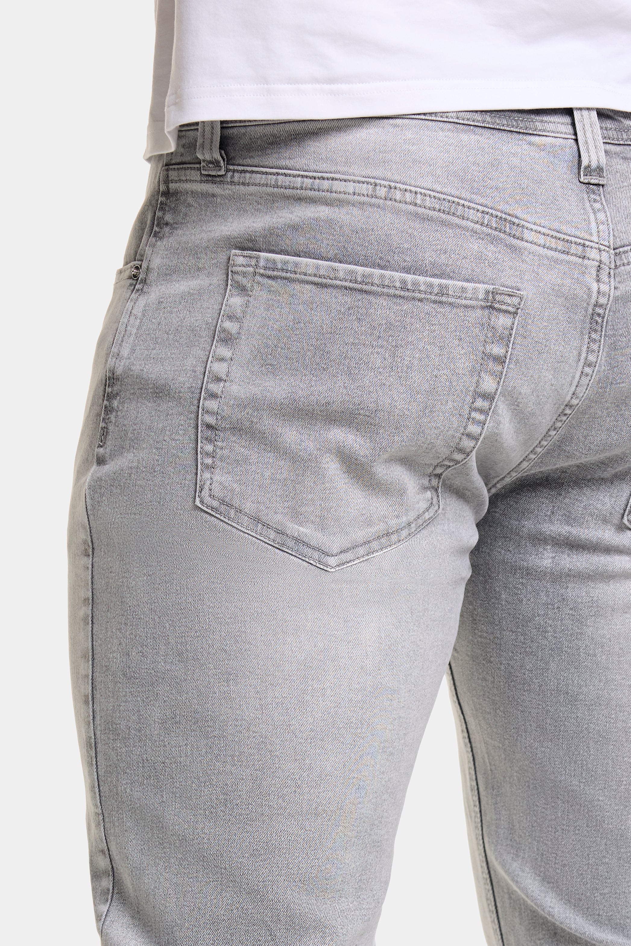 THE MATTEO SLIM JEANS